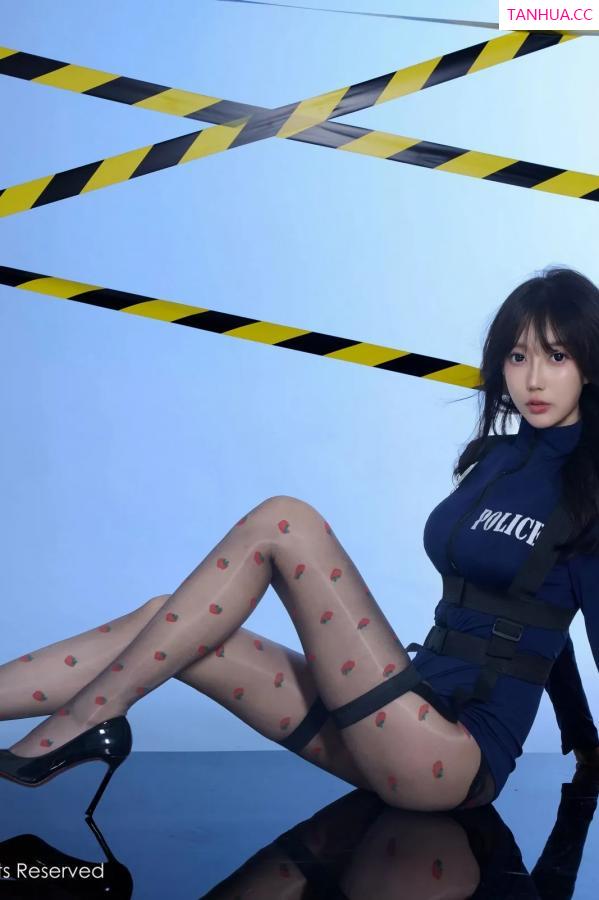 玥儿玥  [XiuRen]高清写真图 2025.07.14 No.10544 玥儿玥er 蓝色制服第12张图片